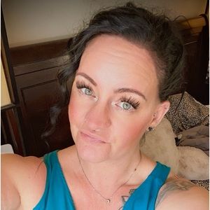 Meet your Posher, Angie